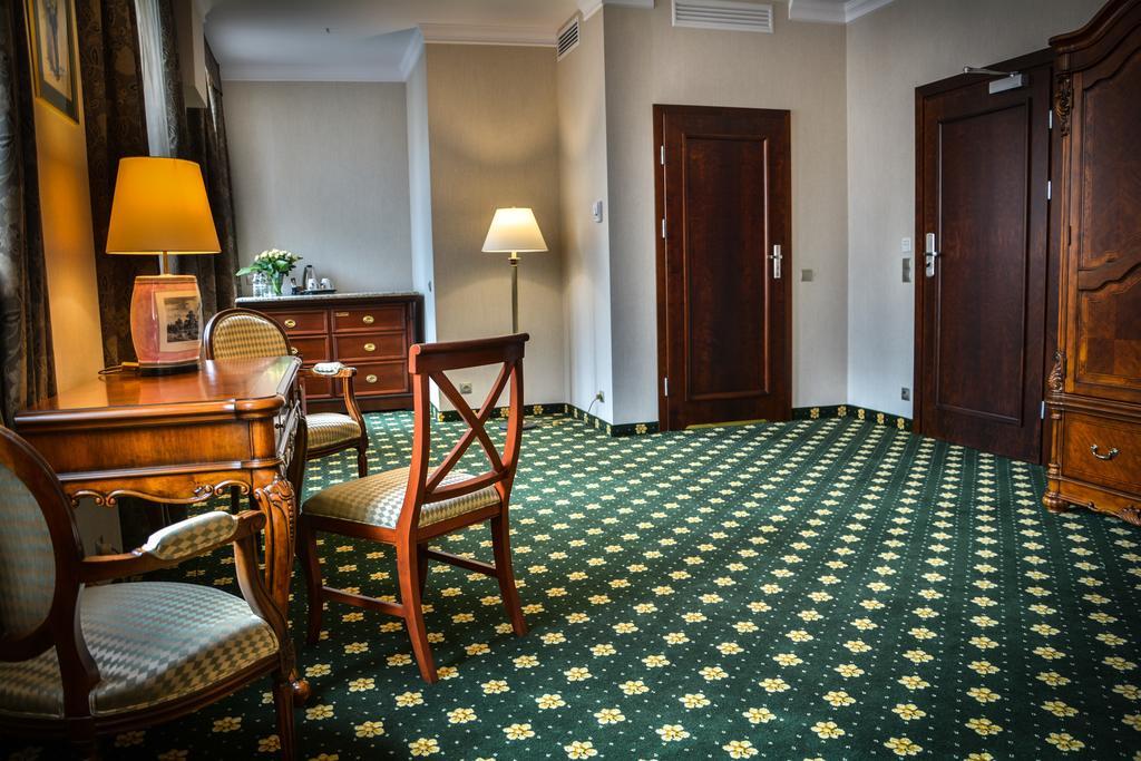 Komoda Club Residence Kalisz  Room photo