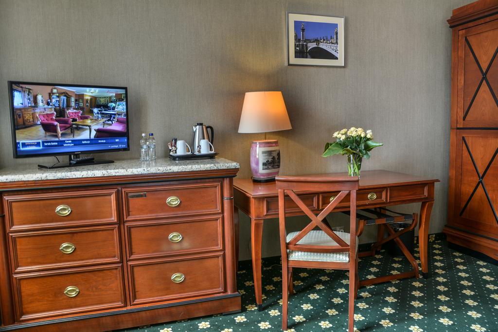 Komoda Club Residence Kalisz  Room photo